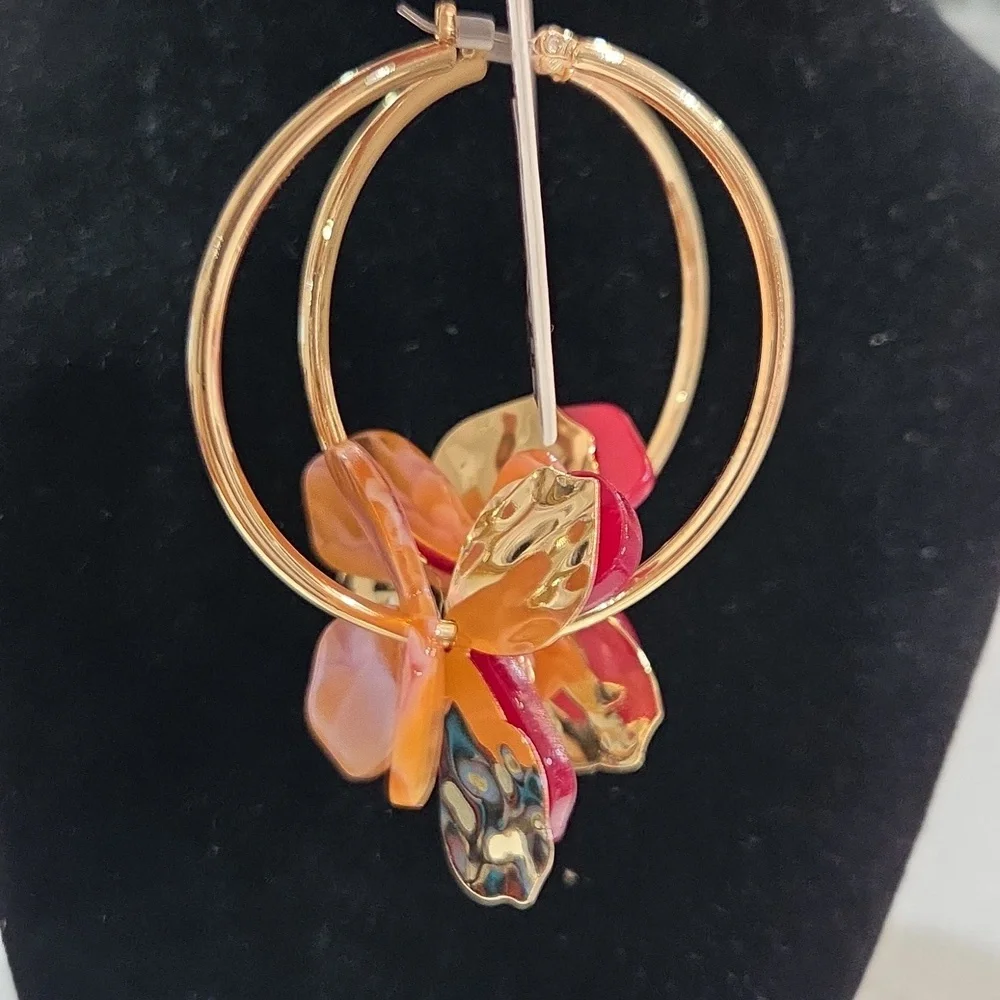 💕▪️Piper K ▪️Gold and Pink Floral Hoop Earrings